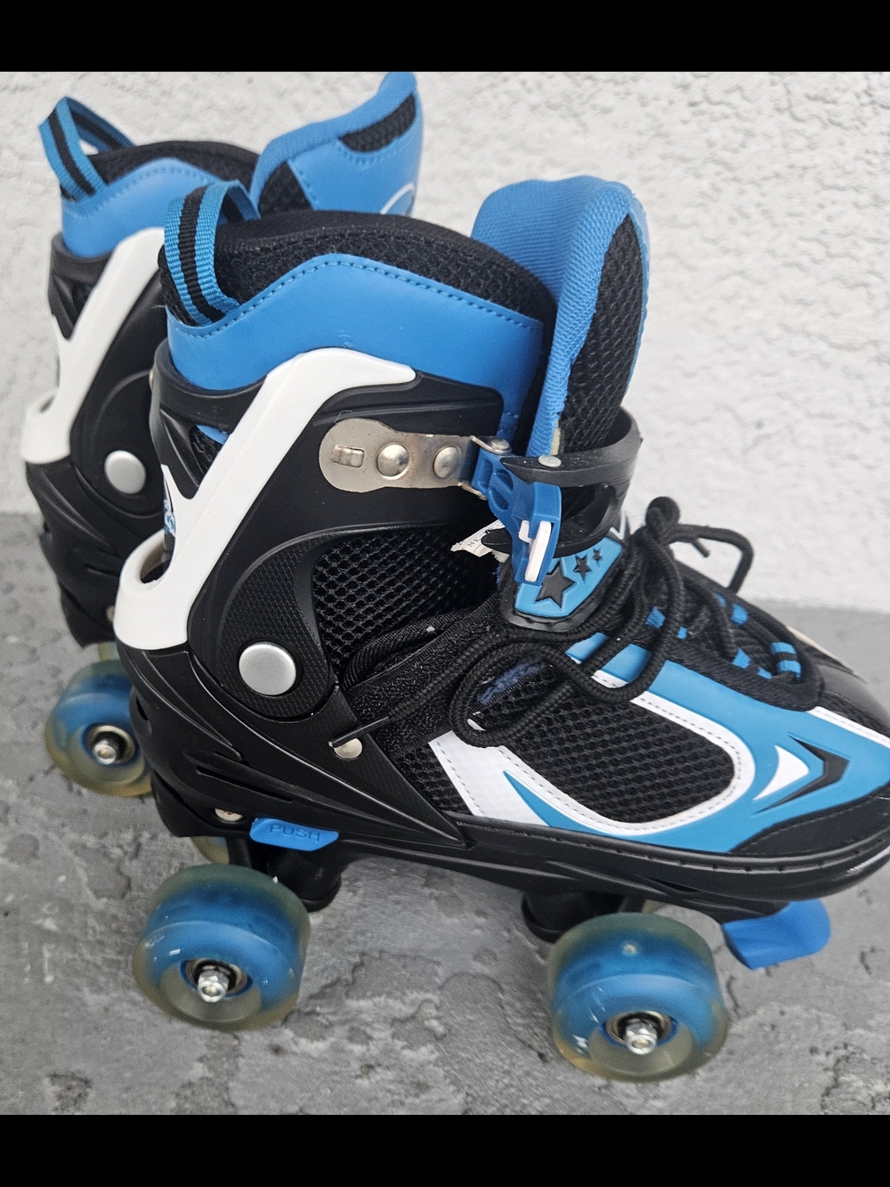 MammyGol Adjustable Light-Up Quad Roller Skates Blue/Black Kids Size US 3-6